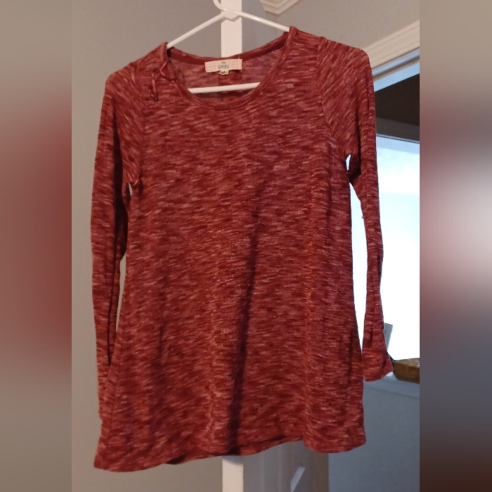 Woman's long sleeve